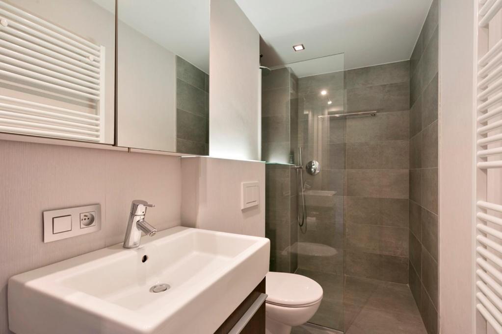 شقة Montezuma Luxe Studio Met Frontaal Zeezicht Zonder Aparte Slaapkamer أوستيند المظهر الخارجي الصورة